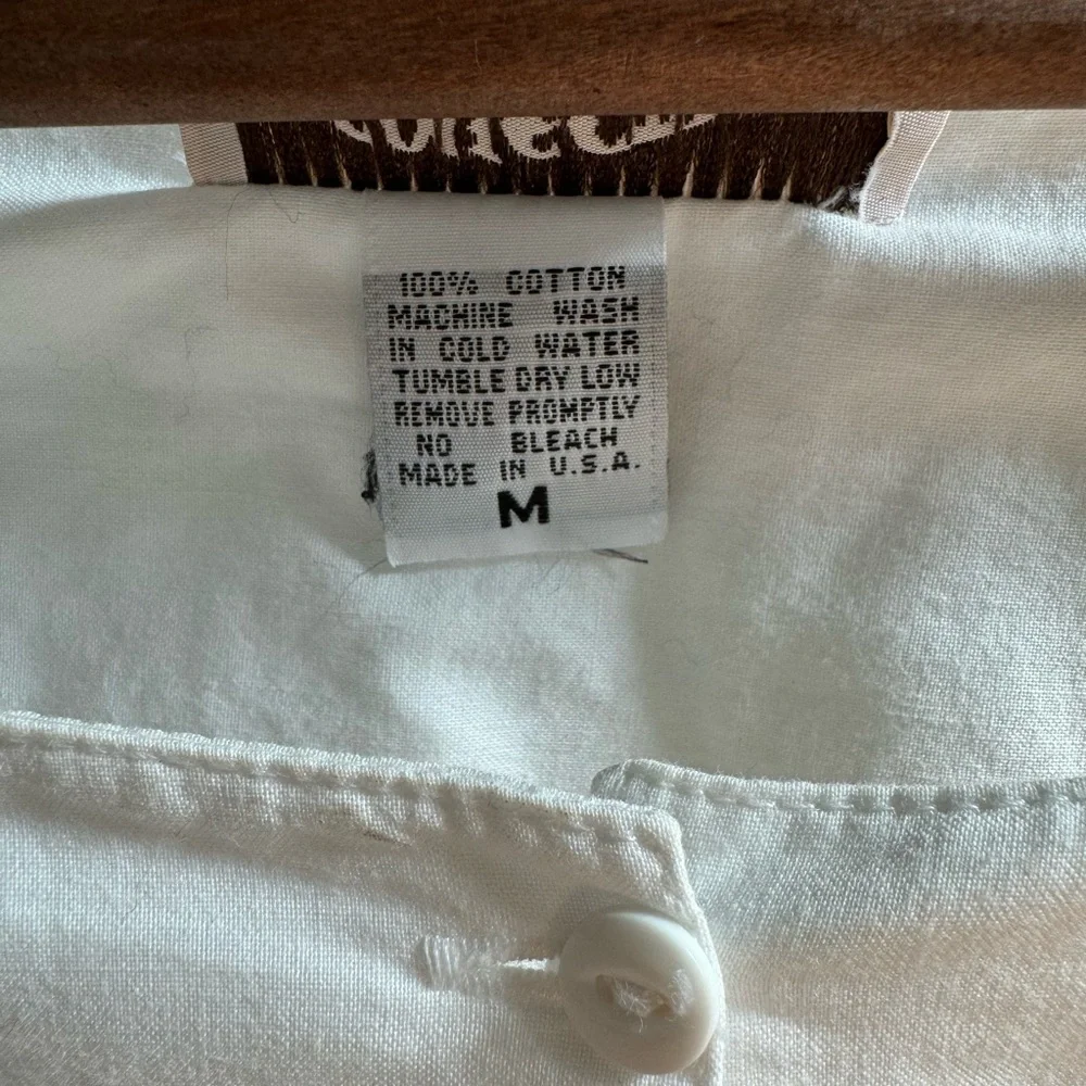 Vintage White Lace Women's Top With Puffy Sleeves Size Medium - Picture 5 of 7